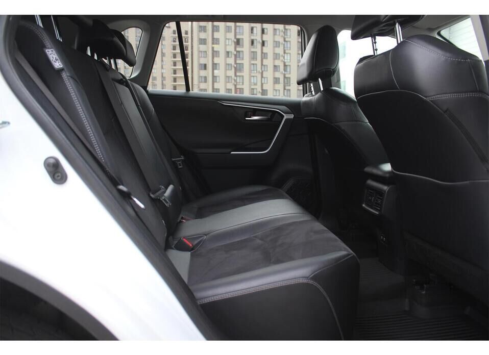 Toyota RAV4 2.5 AT (199 л.с.) 4WD