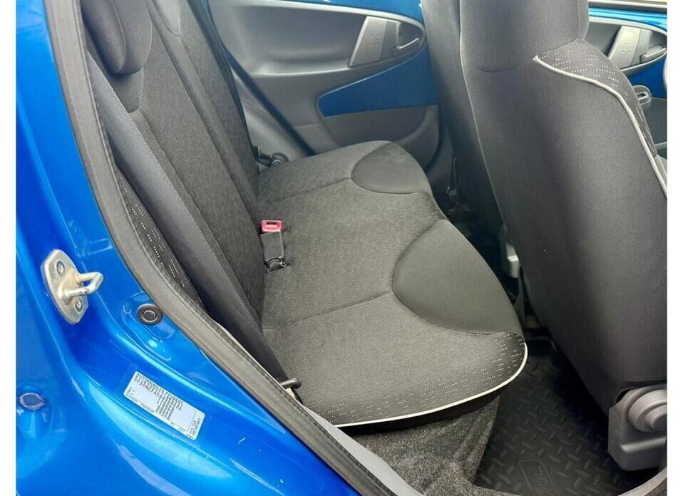 Peugeot 107, I Рестайлинг 1.0 AMT (68 л.с.)