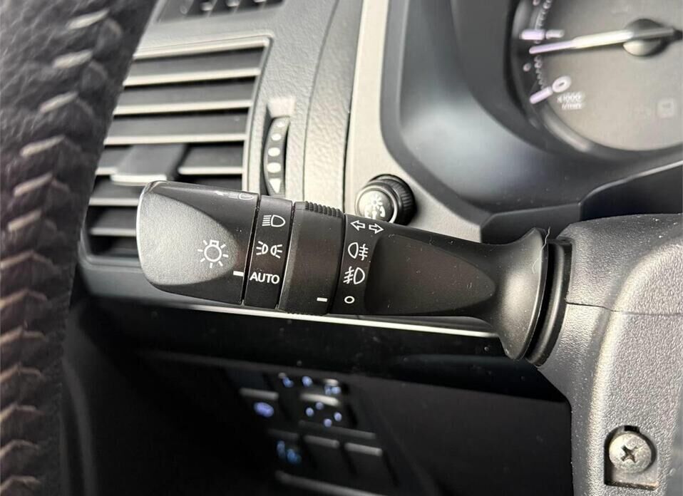 Toyota Land Cruiser Prado, 150 Series Рестайлинг 2 2.7 AT (163 л.с.) 4WD