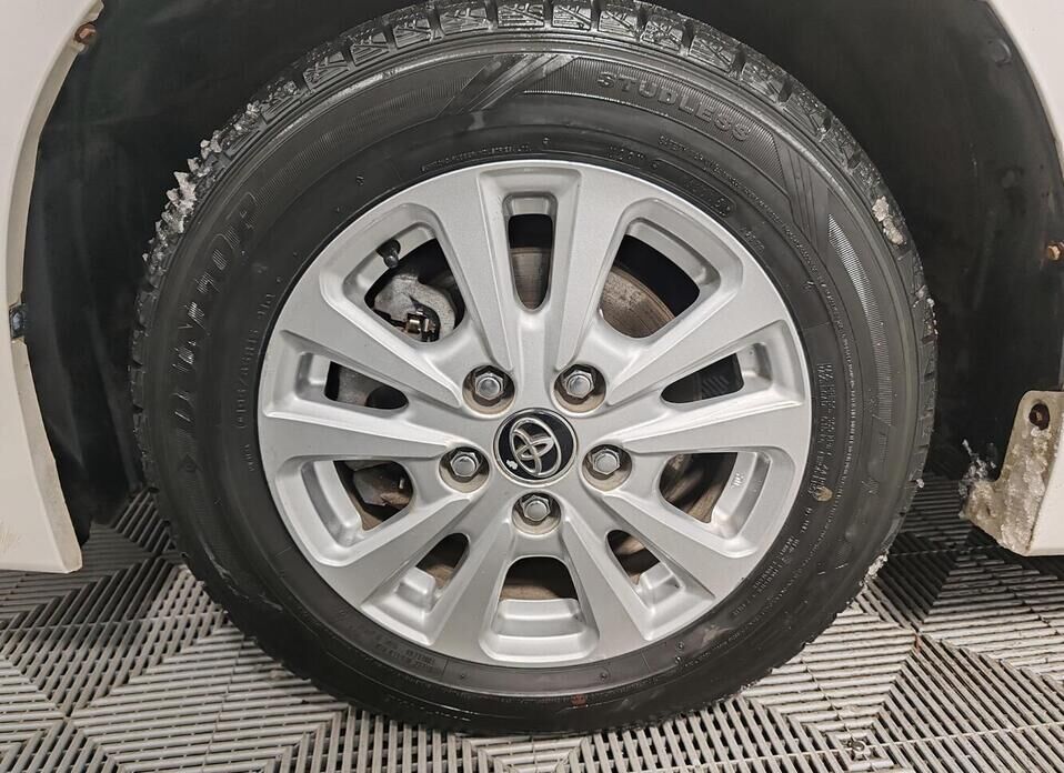 Toyota Voxy, III (R80) 1.8hyb CVT (99 л.с.)