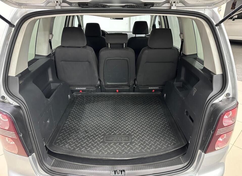 Volkswagen Touran, I Рестайлинг 1.6 MT (102 л.с.)