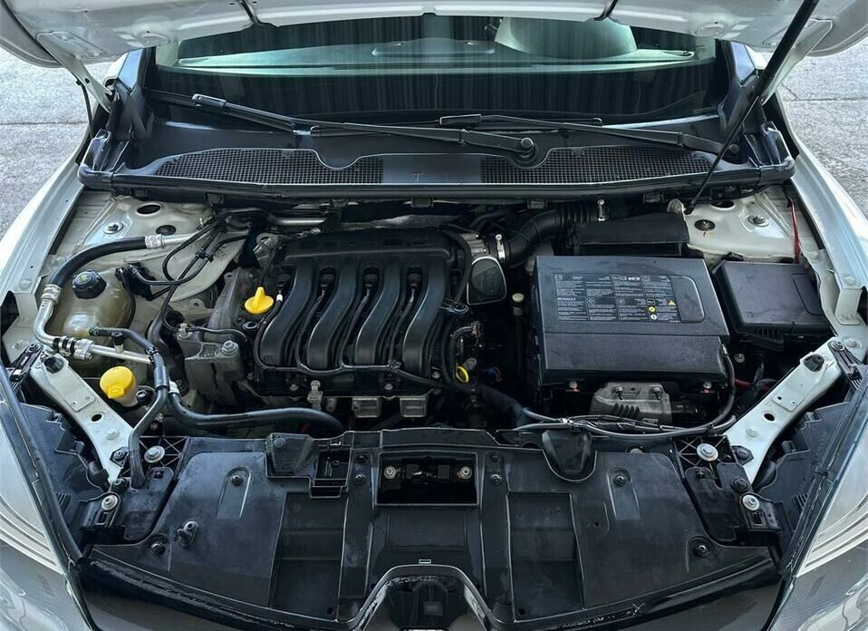 Renault Megane 1.6 MT (106 л.с.)
