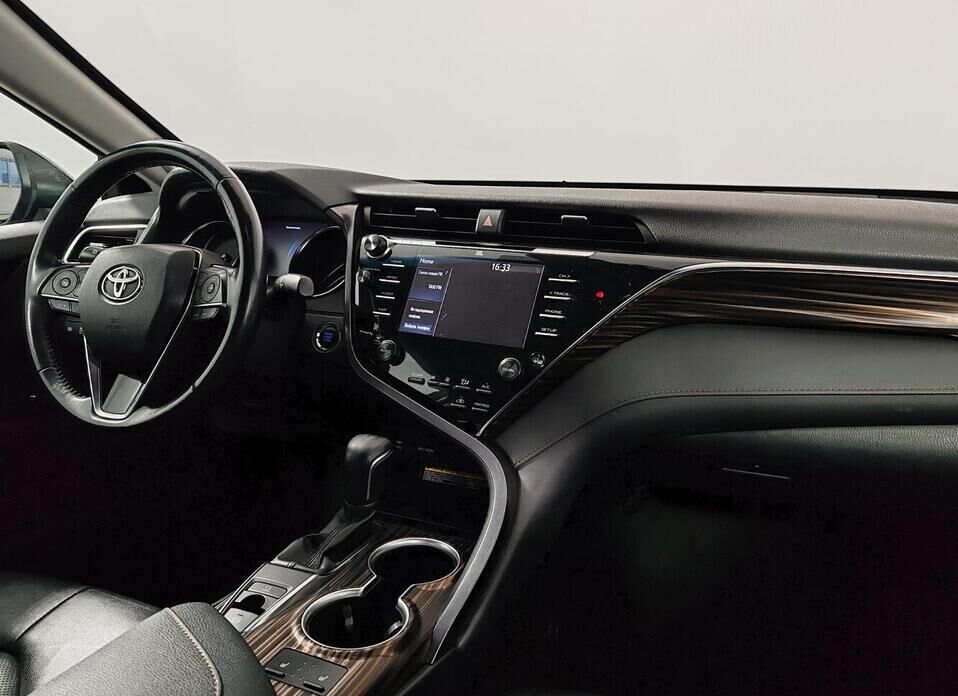 Toyota Camry, VIII (XV70) 2.5 AT (181 л.с.)