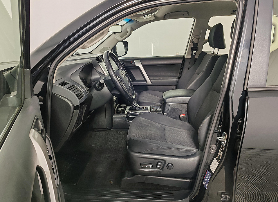 Toyota Land Cruiser Prado, 150 Series Рестайлинг 2 2.7 AT (163 л.с.) 4WD