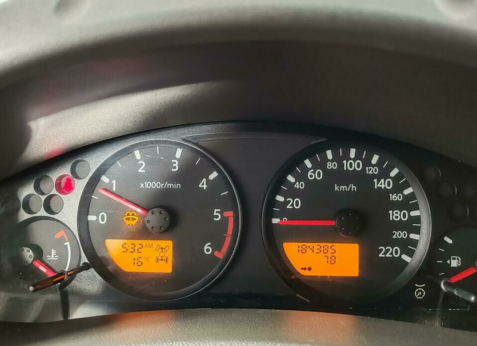 Nissan Navara (Frontier) 2.5d MT (174 л.с.) 4WD