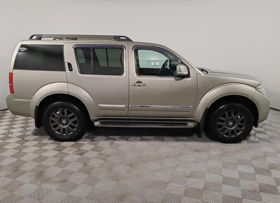Nissan Pathfinder, III Рестайлинг 3.0d AT (231 л.с.) 4WD