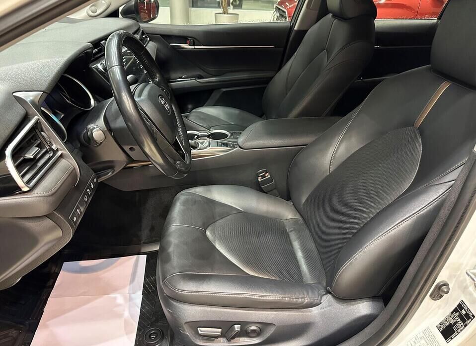 Toyota Camry, VIII (XV70) 2.5 AT (181 л.с.)