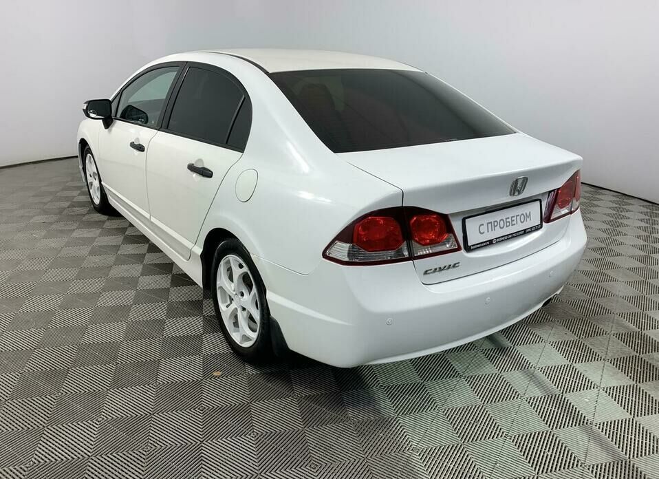 Honda Civic 1.8 MT (140 л.с.)