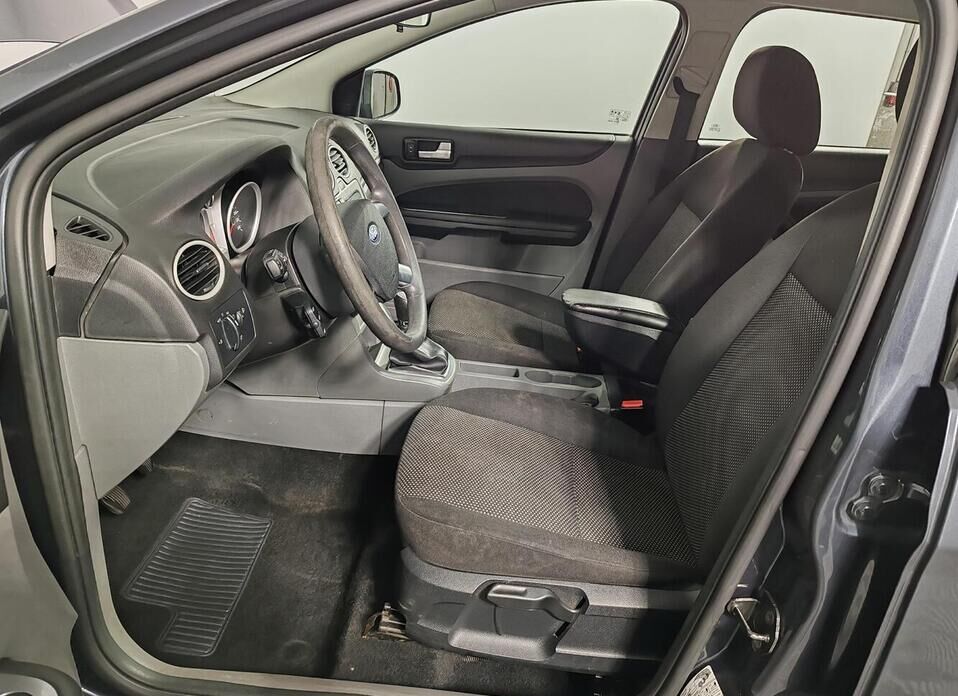 Ford Focus, II Рестайлинг 1.6 MT (100 л.с.)