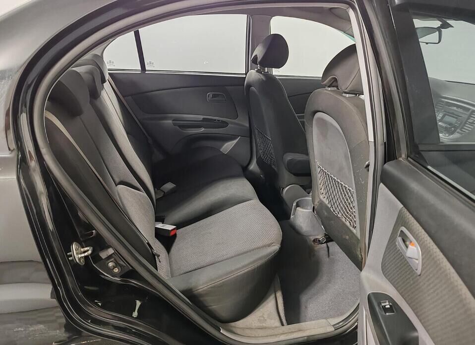 Kia Rio, II Рестайлинг 1.4 AT (95 л.с.)