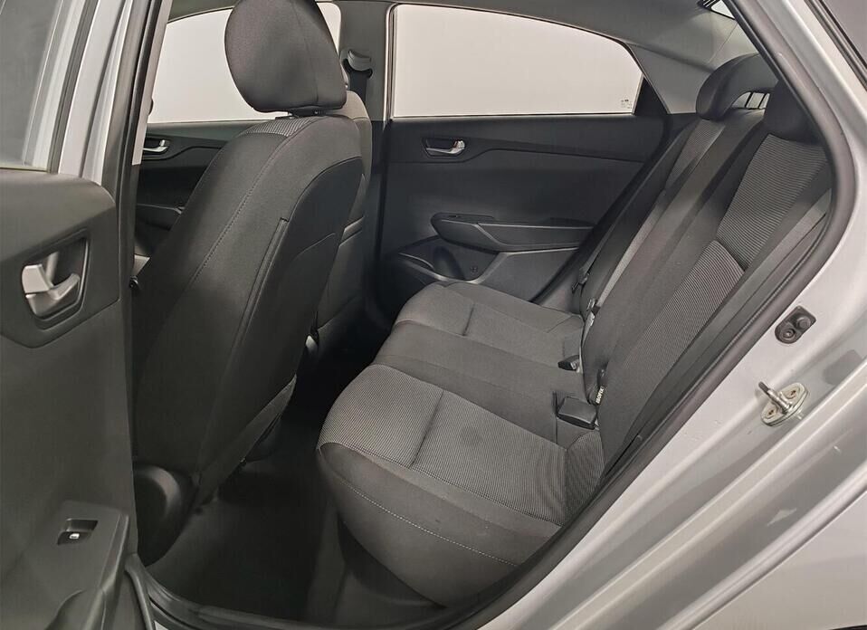 Hyundai Solaris, II Рестайлинг 1.6 AT (123 л.с.)