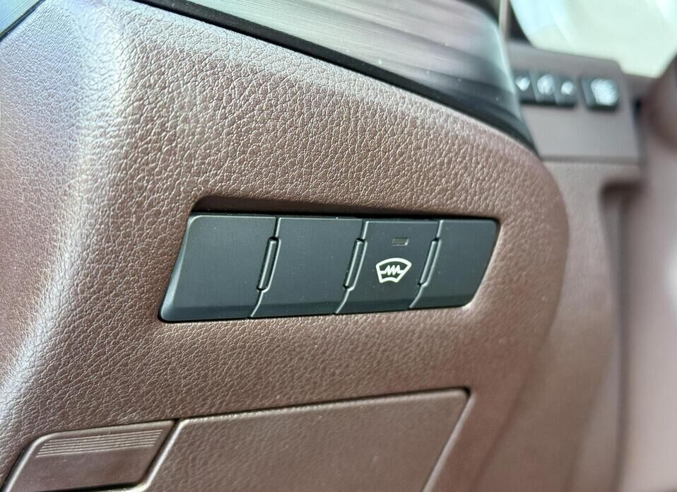 Lexus ES, VII 250 2.5 AT (200 л.с.)