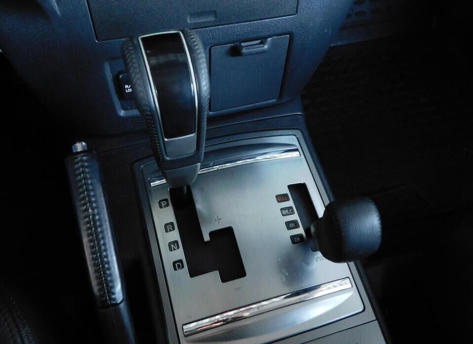 Mitsubishi Pajero, IV Рестайлинг 1 3.0 AT (178 л.с.) 4WD
