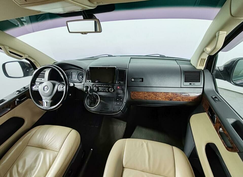 Volkswagen Multivan 2.0d AMT (180 л.с.) 4WD