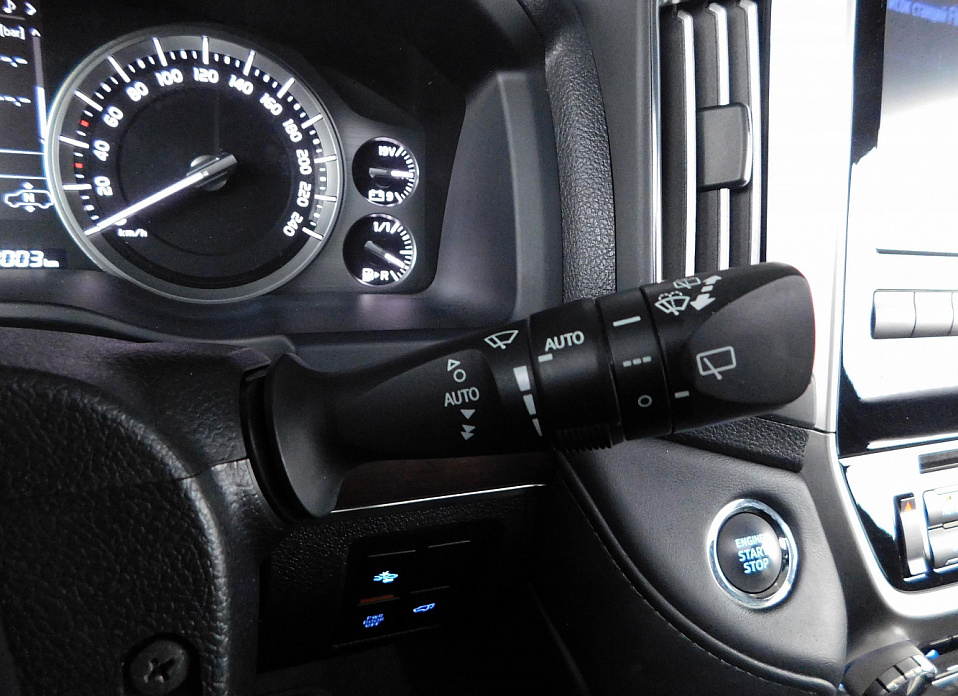 Toyota Land Cruiser, 200 Series Рестайлинг 2 4.6 AT (309 л.с.) 4WD