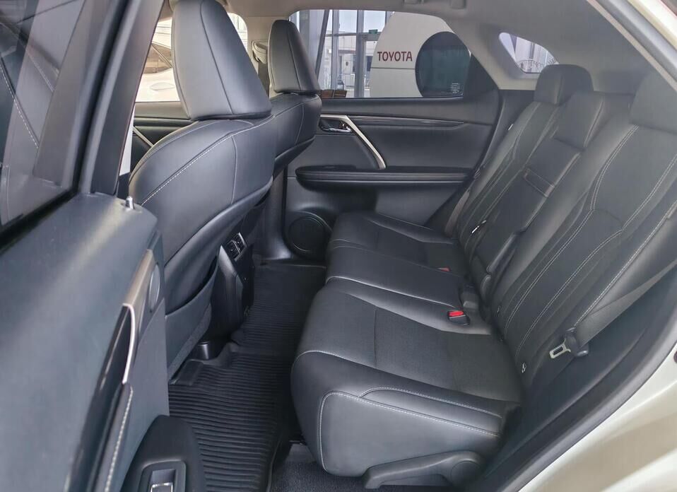 Lexus RX, IV Рестайлинг 300 2.0 AT (238 л.с.) 4WD