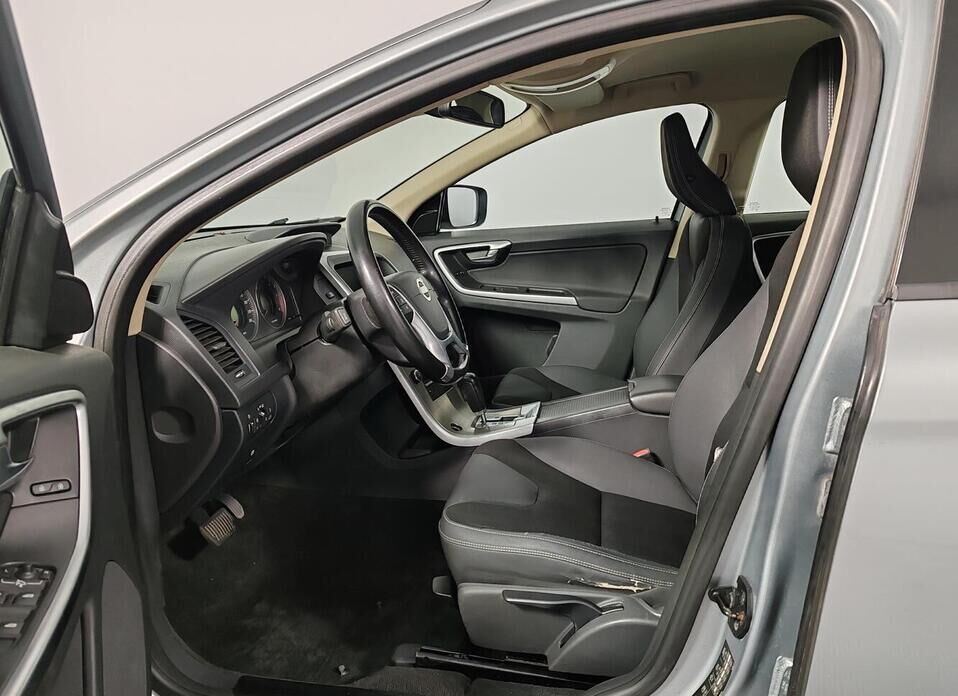 Volvo XC60, I 2.4d AT (175 л.с.)