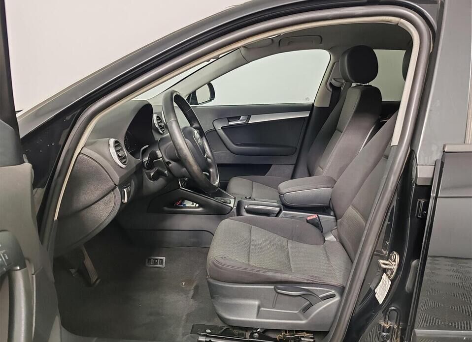 Audi A3, II (8P) Рестайлинг 2 1.4 AMT (125 л.с.)