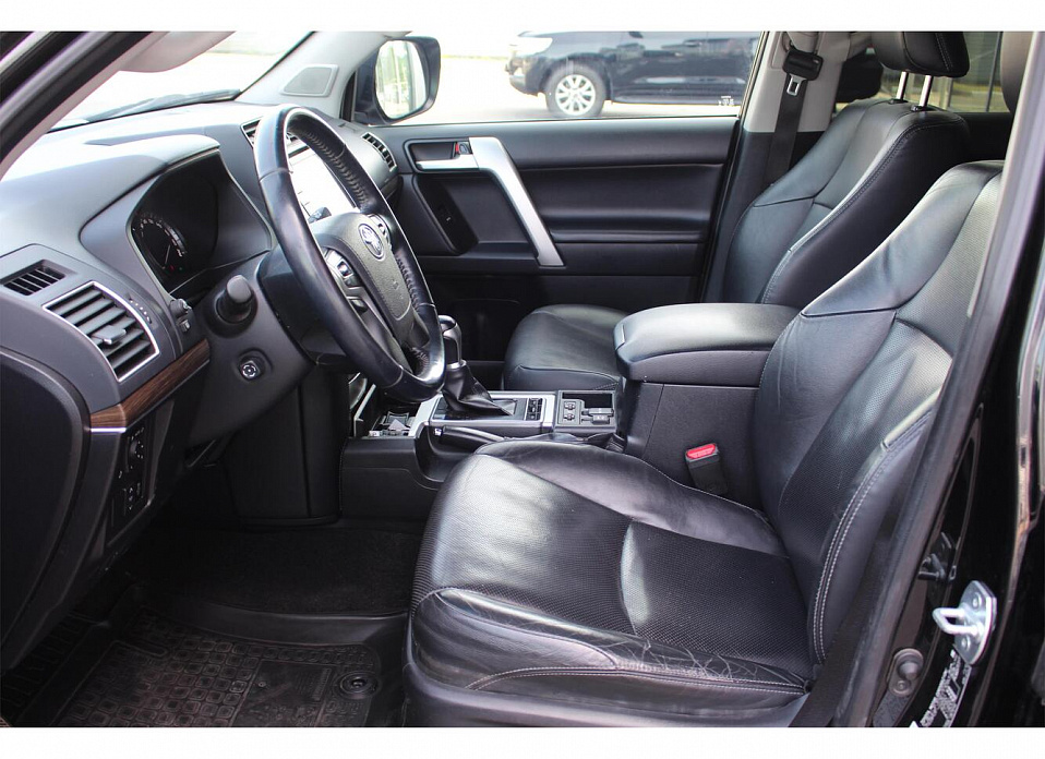 Toyota Land Cruiser Prado, 150 Series Рестайлинг 2 2.8d AT (177 л.с.) 4WD