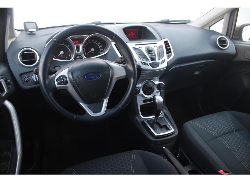 Ford Fiesta 1.4 AT (96 л.с.)