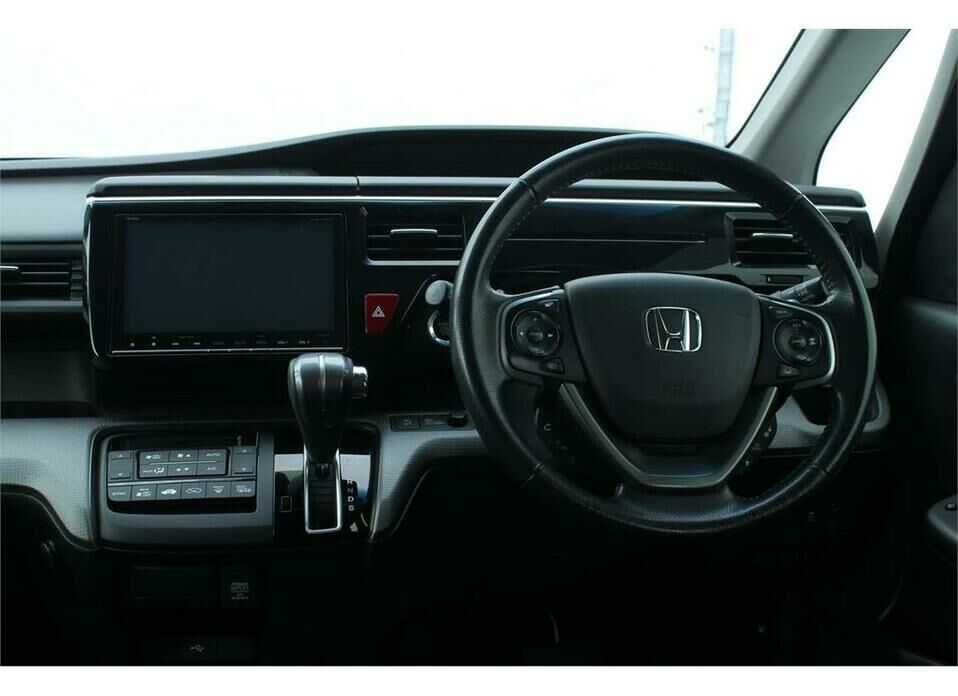 Honda Stepwgn 1.5 CVT (150 л.с.)