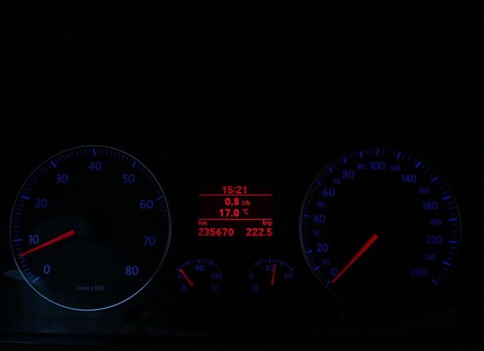 Volkswagen Touran, I Рестайлинг 1.6 MT (102 л.с.)