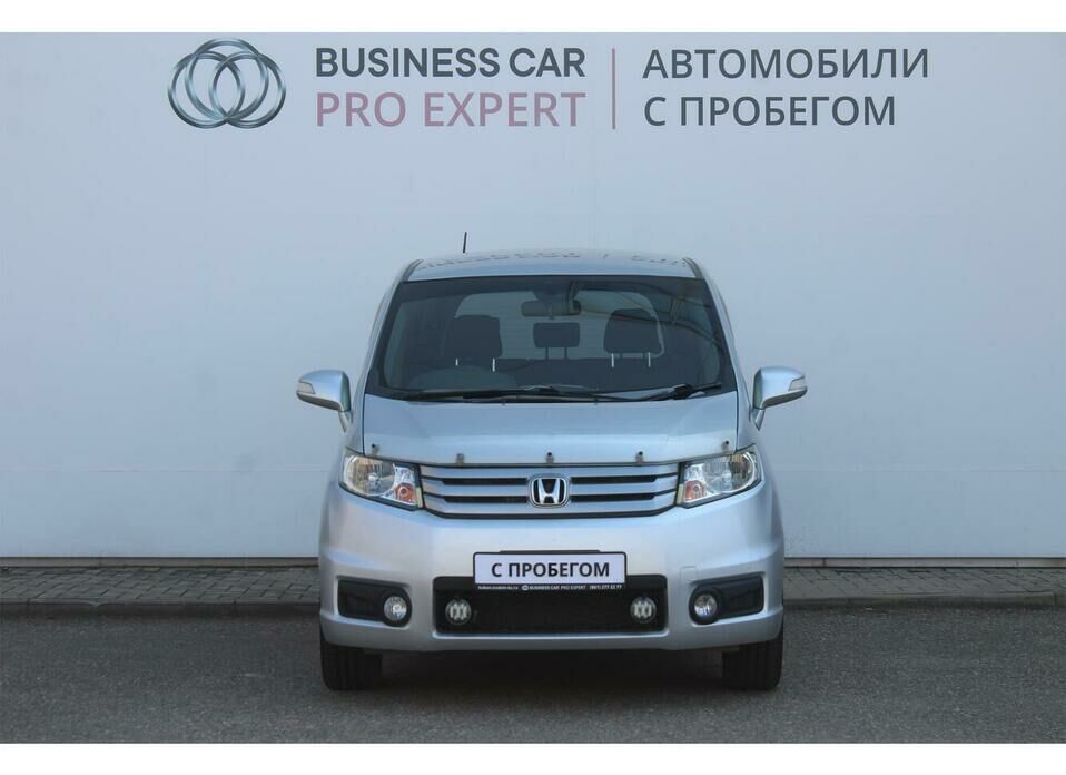 Honda Freed Spike 1.5 CVT (118 л.с.)