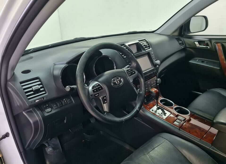Toyota Highlander 3.5 AT (273 л.с.) 4WD