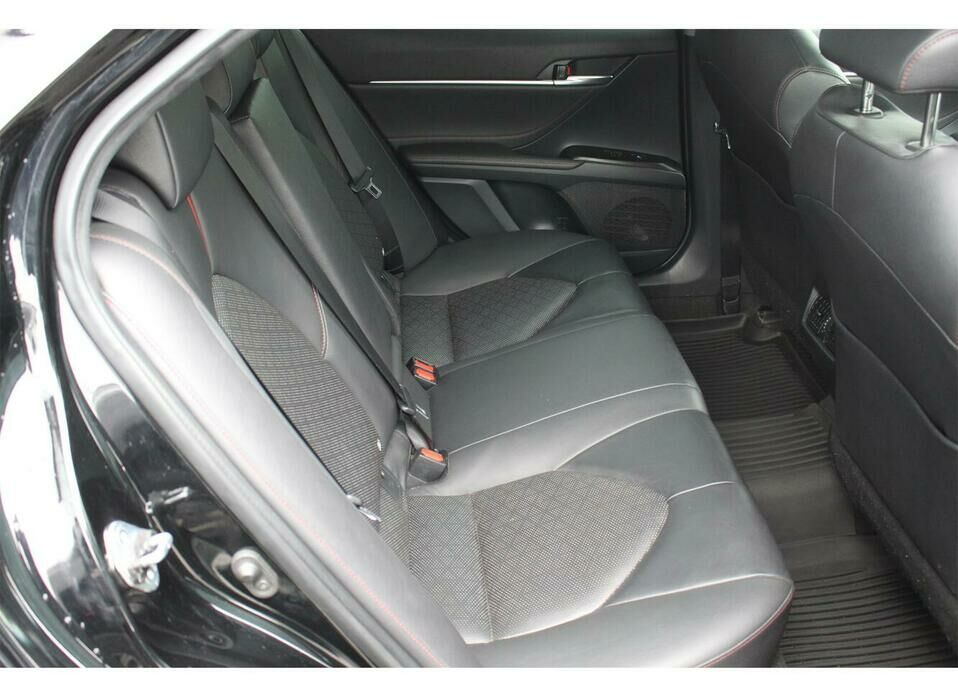 Toyota Camry 2.5 AT (200 л.с.)