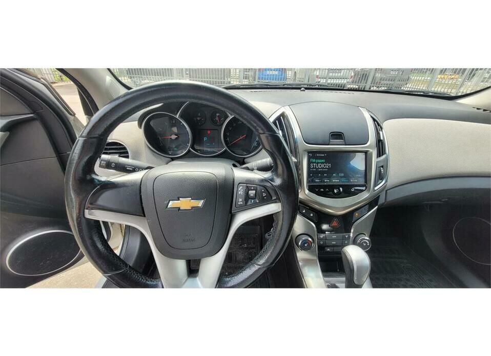 Chevrolet Cruze 1.8 AT (141 л.с.)