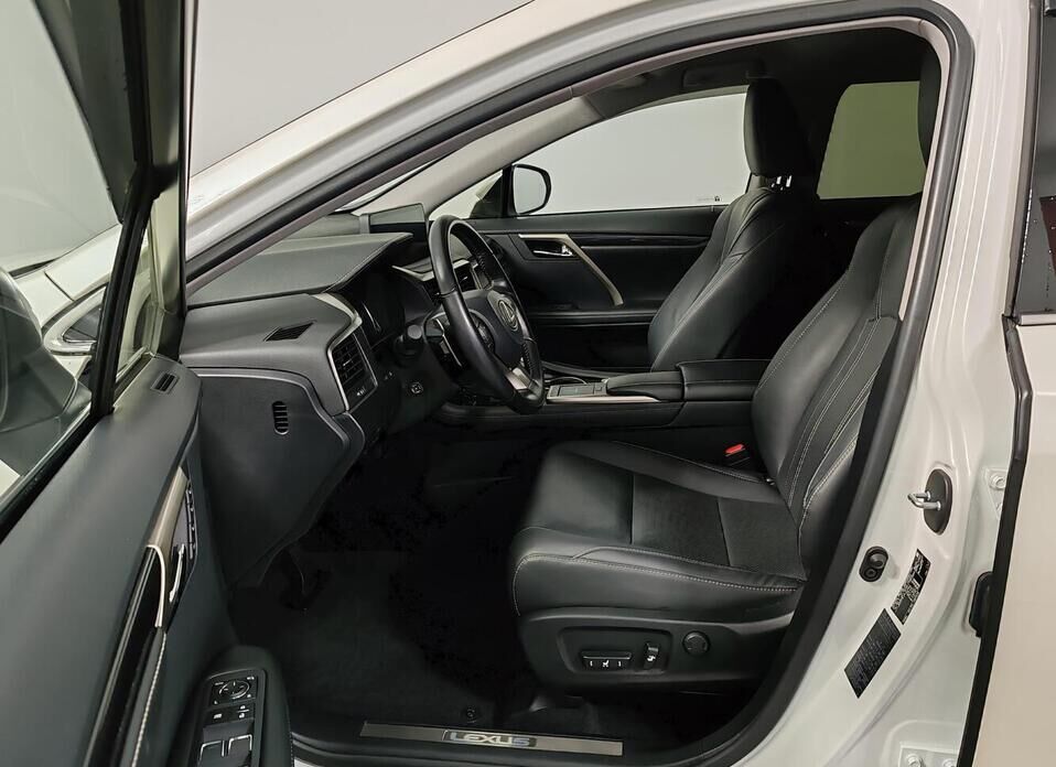 Lexus RX, IV Рестайлинг 300 2.0 AT (238 л.с.) 4WD