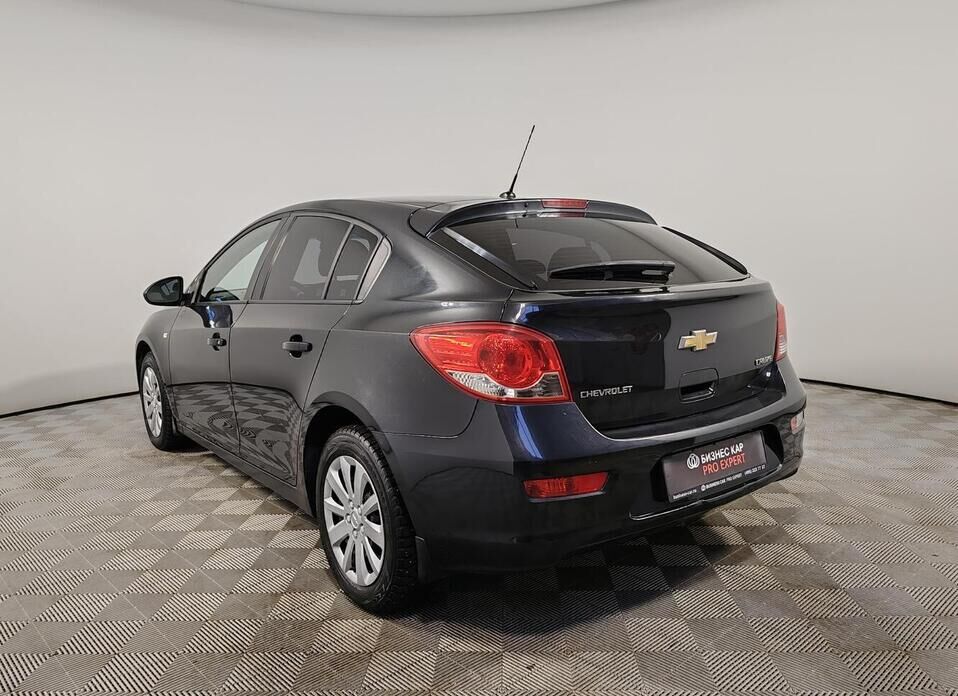 Chevrolet Cruze, I Рестайлинг 1.6 AT (109 л.с.)