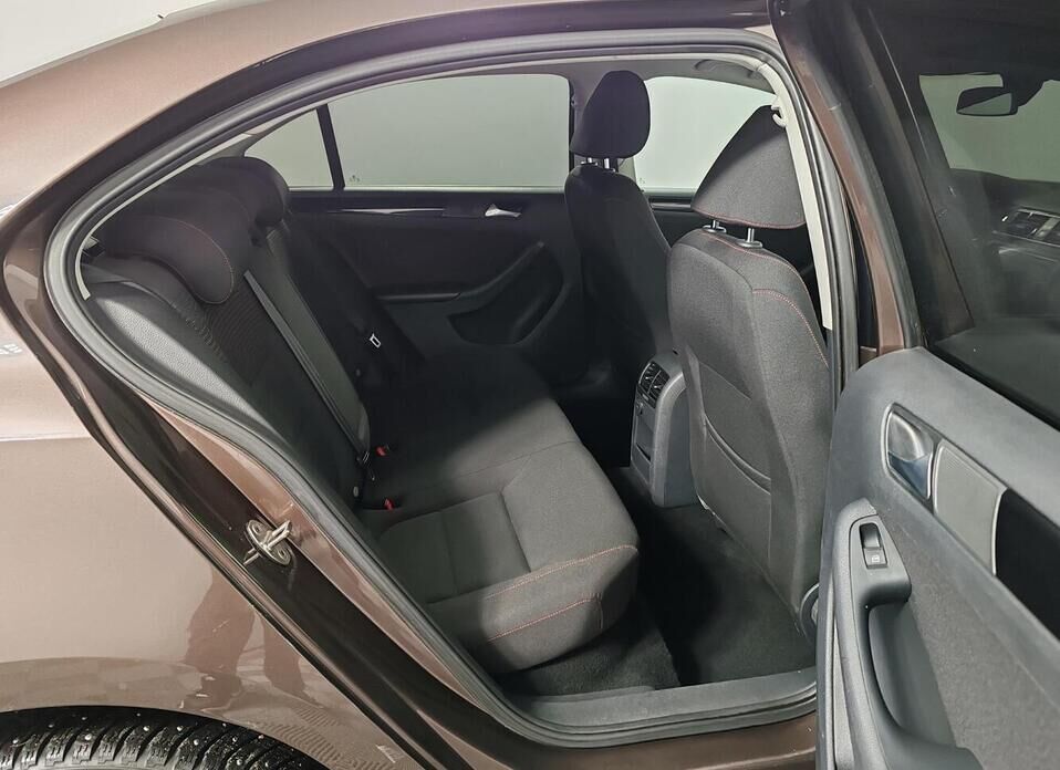 Volkswagen Jetta, VI Рестайлинг 1.4 AMT (125 л.с.)