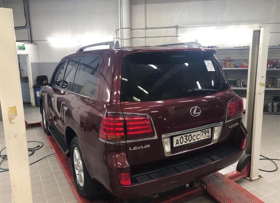 Lexus LX, III 570 5.7 AT (367 л.с.) 4WD