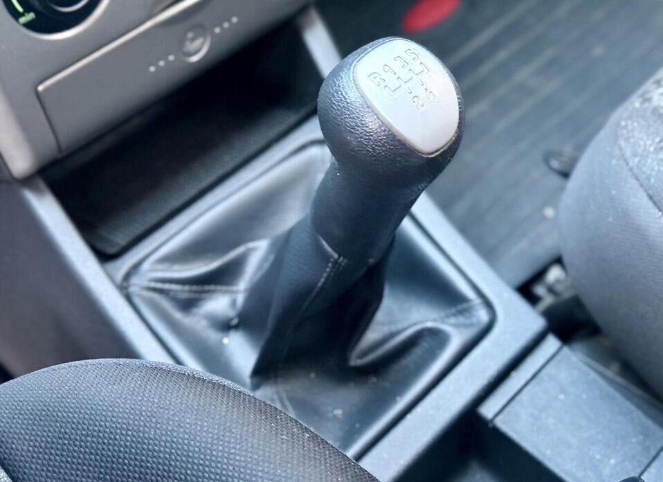 LADA (ВАЗ) Priora, I 1.6 MT (98 л.с.)