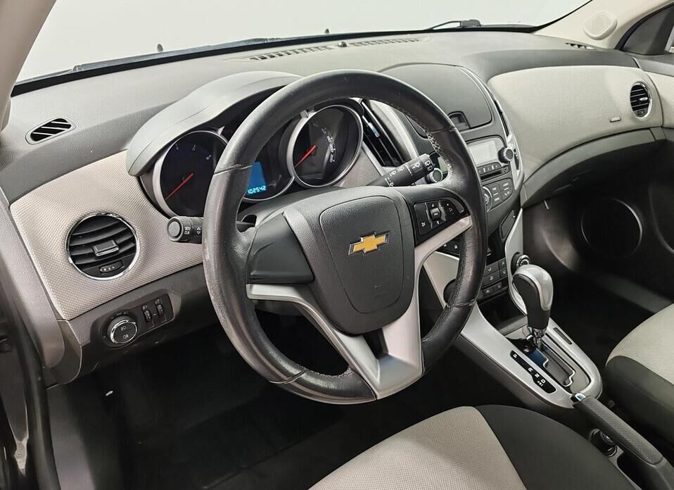 Chevrolet Cruze, I Рестайлинг 1.6 AT (109 л.с.)