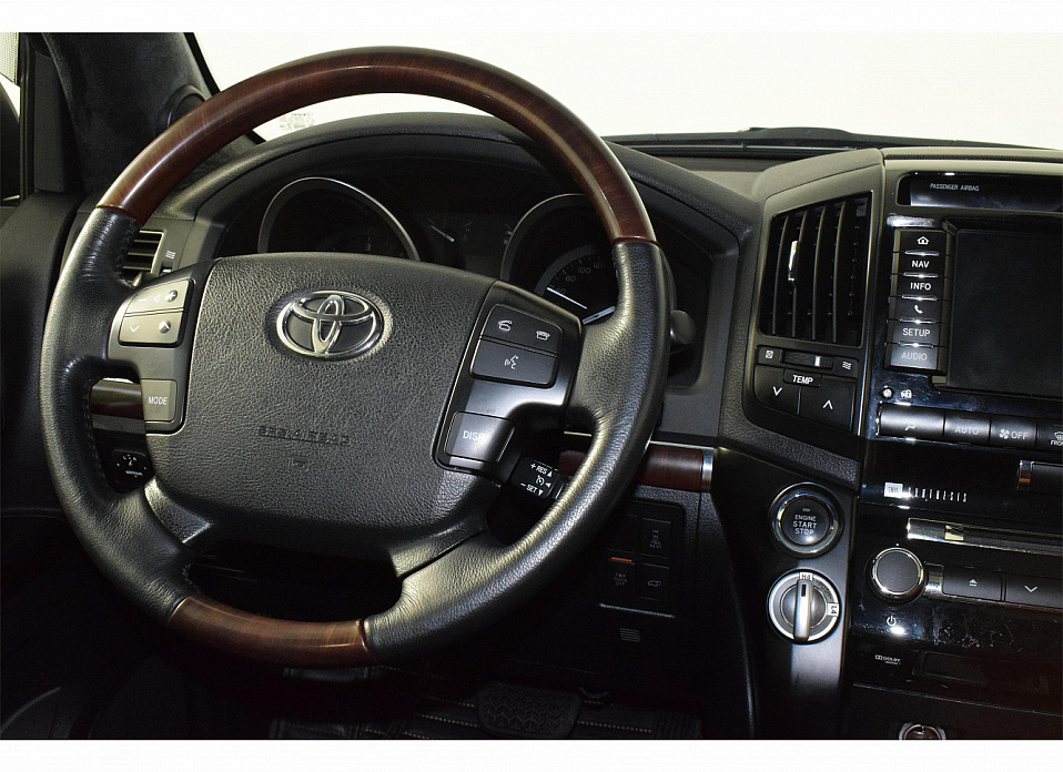 Toyota Land Cruiser, 200 Series Рестайлинг 1 4.5d AT (235 л.с.) 4WD