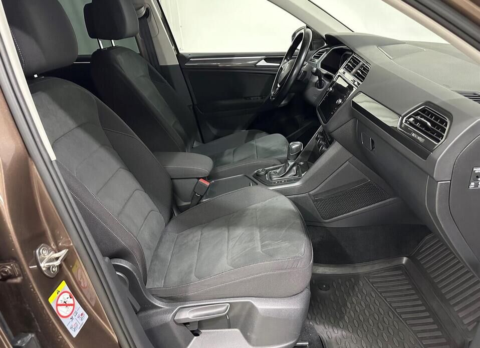 Volkswagen Tiguan, II 2.0d AMT (150 л.с.) 4WD