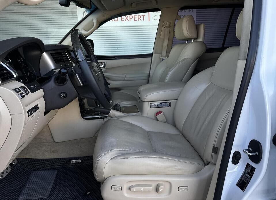 Lexus LX, III Рестайлинг 570 5.7 AT (367 л.с.) 4WD