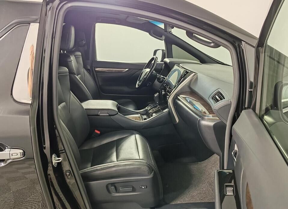 Toyota Alphard, III Рестайлинг 3.5 AT (300 л.с.)