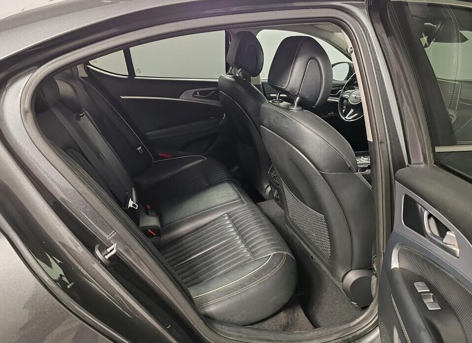 Genesis G70, I 2.0 AT (197 л.с.) 4WD