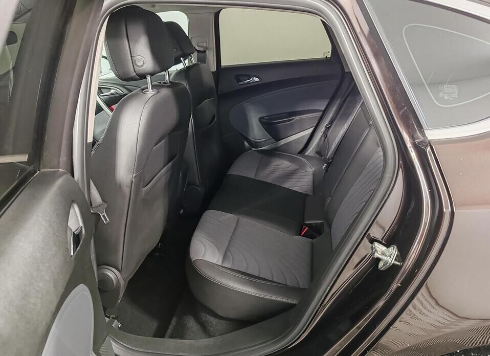 Opel Astra, J Рестайлинг 1.4 AT (140 л.с.)