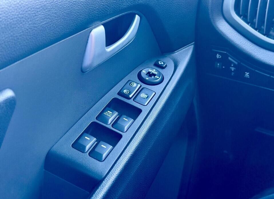Kia Sportage, III Рестайлинг 2.0 AT (150 л.с.) 4WD