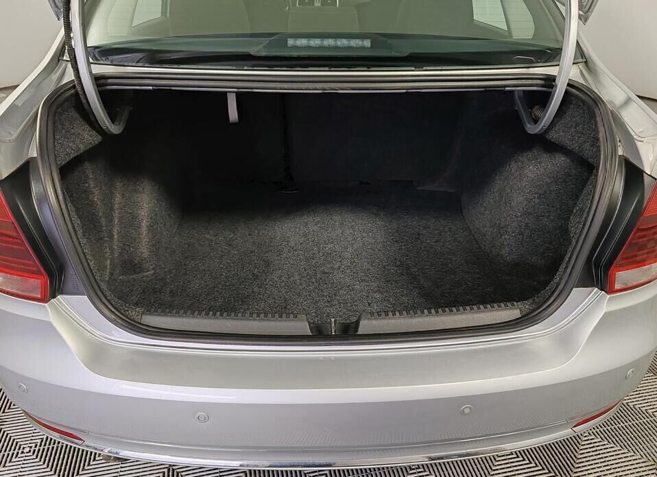 Volkswagen Polo, V Рестайлинг 1.6 MT (110 л.с.)