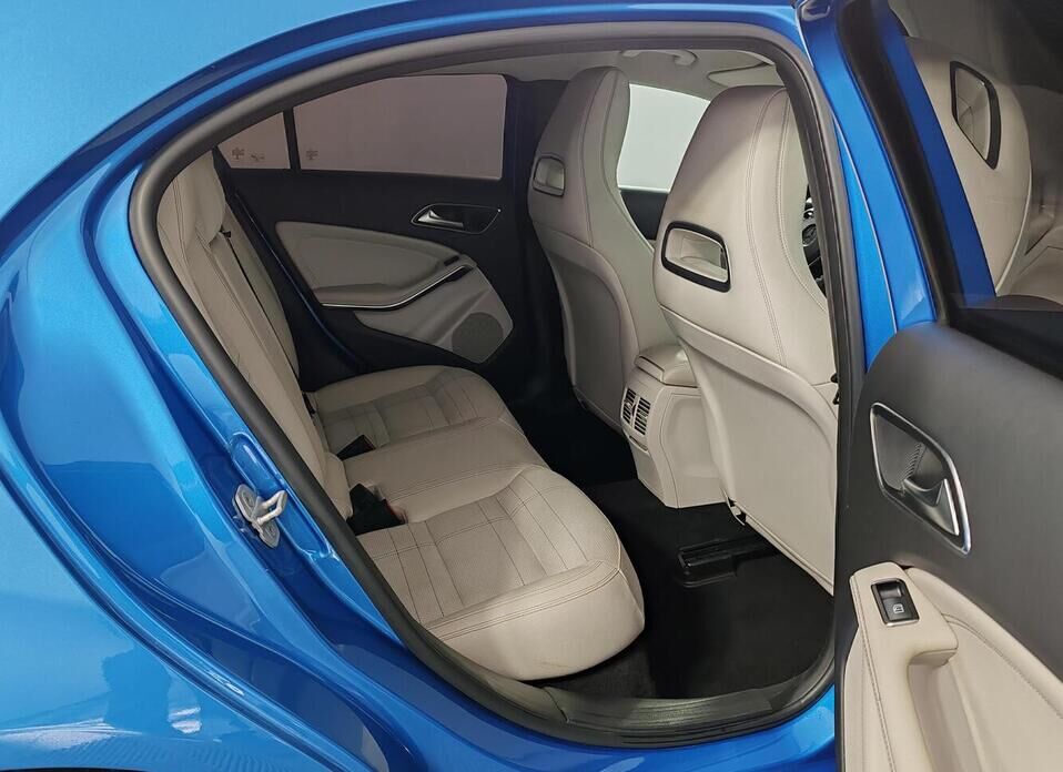 Mercedes-Benz A-Класс, III (W176) 180 1.6 AMT (122 л.с.)