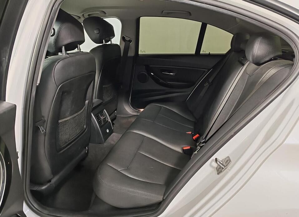 BMW 3 серии, VI (F3x) Рестайлинг 318i 1.5 AT (136 л.с.)