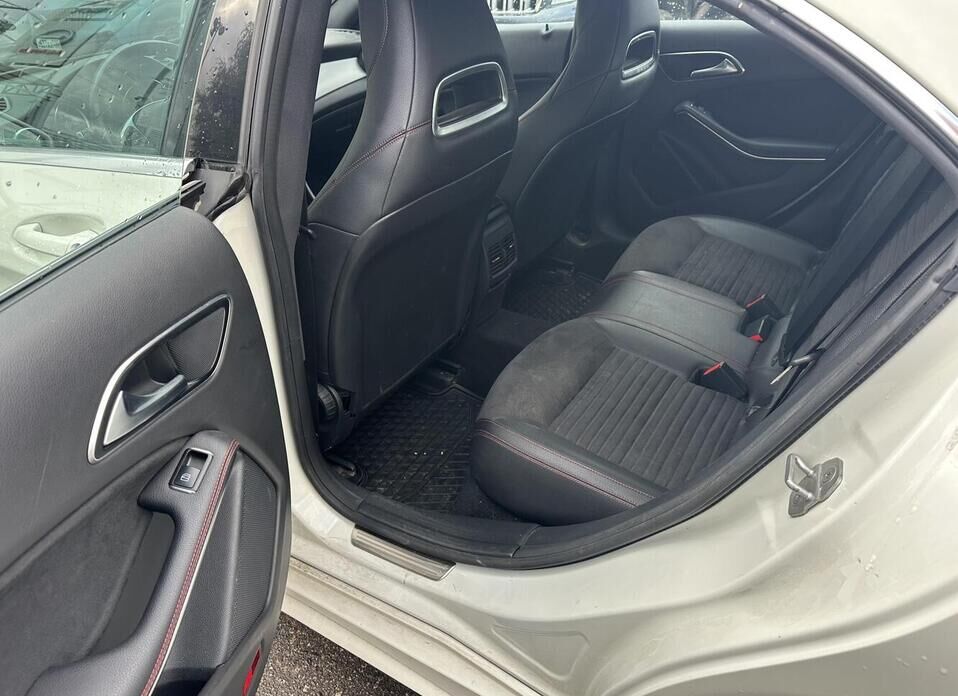 Mercedes-Benz CLA, I (C117, X117) 200 1.6 AMT (150 л.с.)