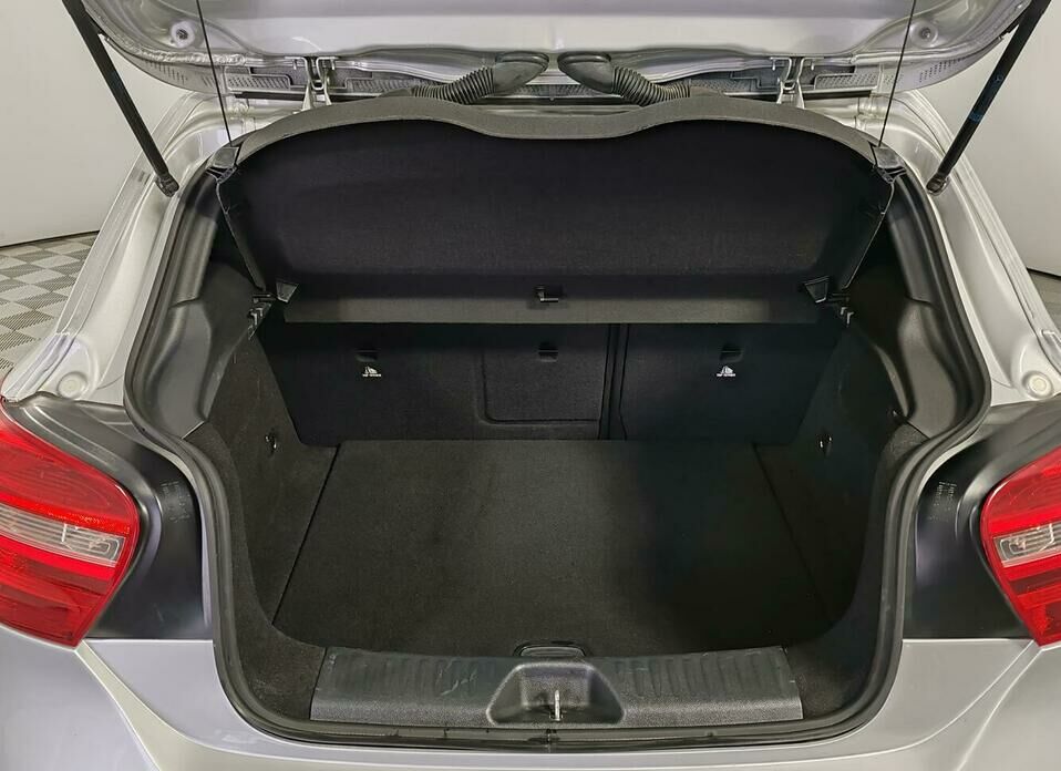 Mercedes-Benz A-Класс 180 1.6 AMT (122 л.с.)