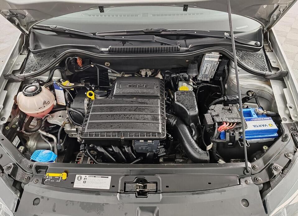 Volkswagen Polo, V Рестайлинг 1.6 AT (110 л.с.)