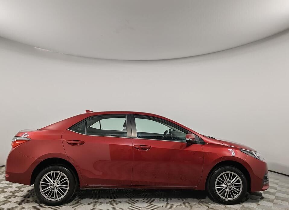 Toyota Corolla, XI (E160, E170) Рестайлинг 1 1.6 CVT (122 л.с.)